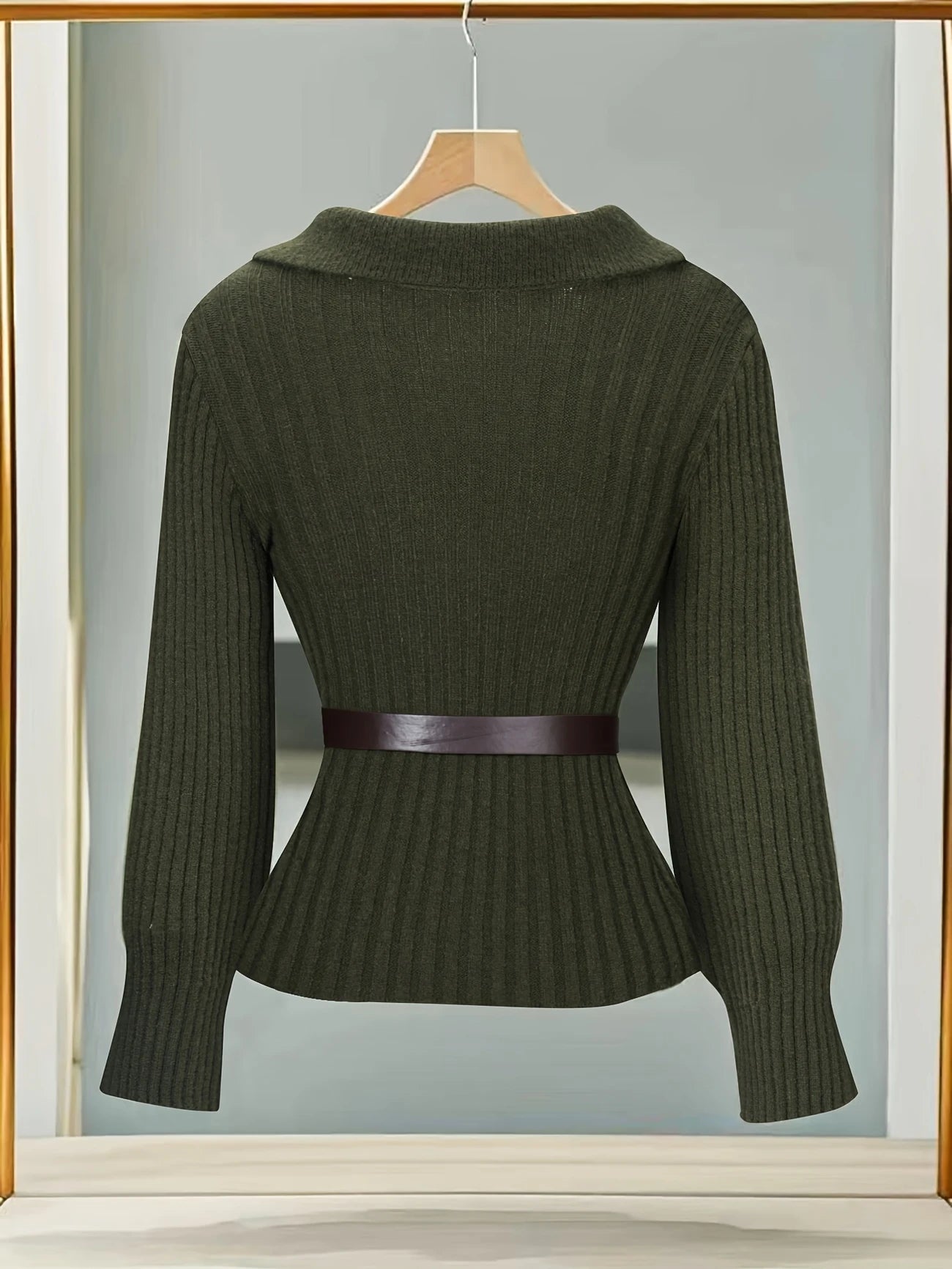 French Vintage V-Neck Sweater – Belted Fit