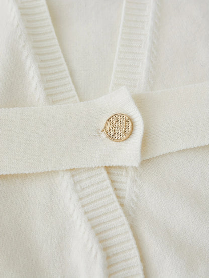 Women’s V-Neck Pullover – Belted & Stylish